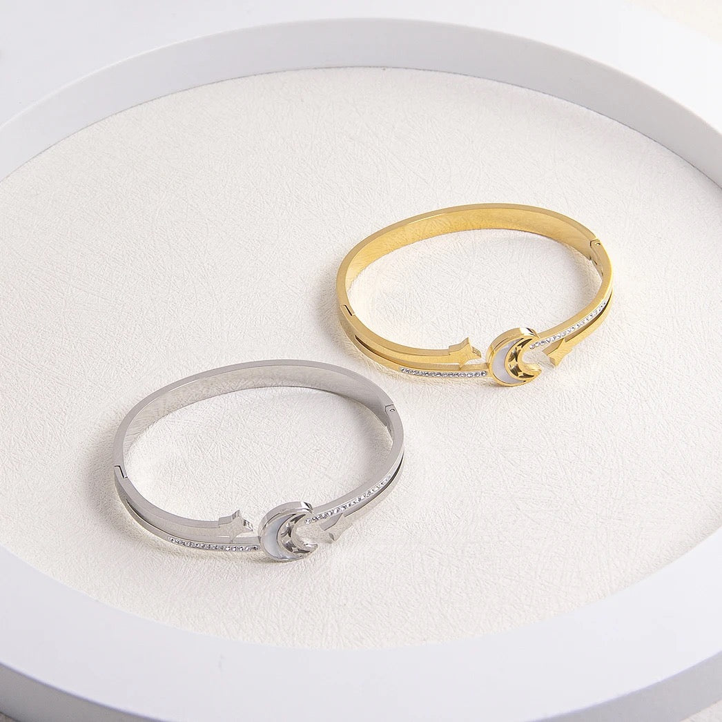 jewelvyn Zircoina Diamond With Bracelate