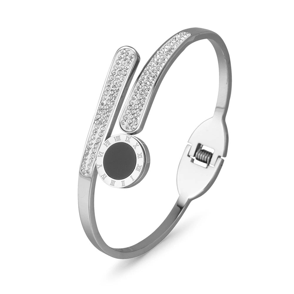 jewelvyn Silver Plated Studded With Zirconia Diamond With Bracelet