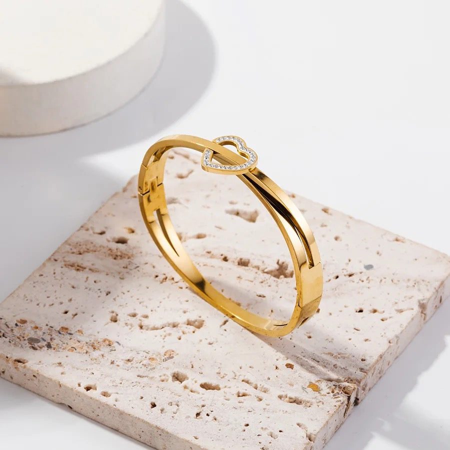 jewelvyn Gold Plated Studded With Zircoina Diamond With Gold Bracelate