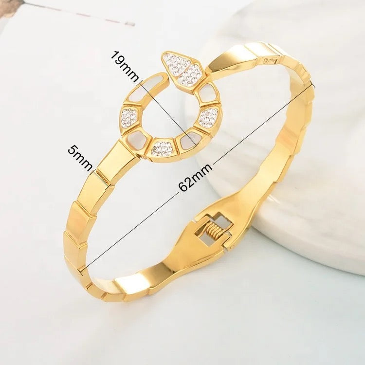 jewelvyn Gold Plated Studded With Zircoina Diamond With Gold Bracelate