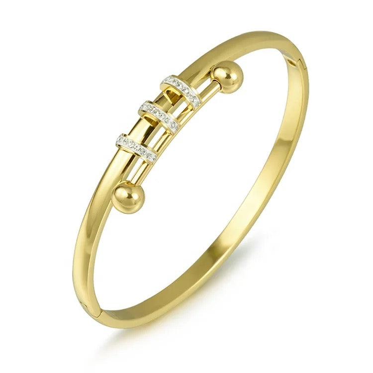 jewelvyn Gold Plated Studded With Zircoina Diamond With Gold Bracelate