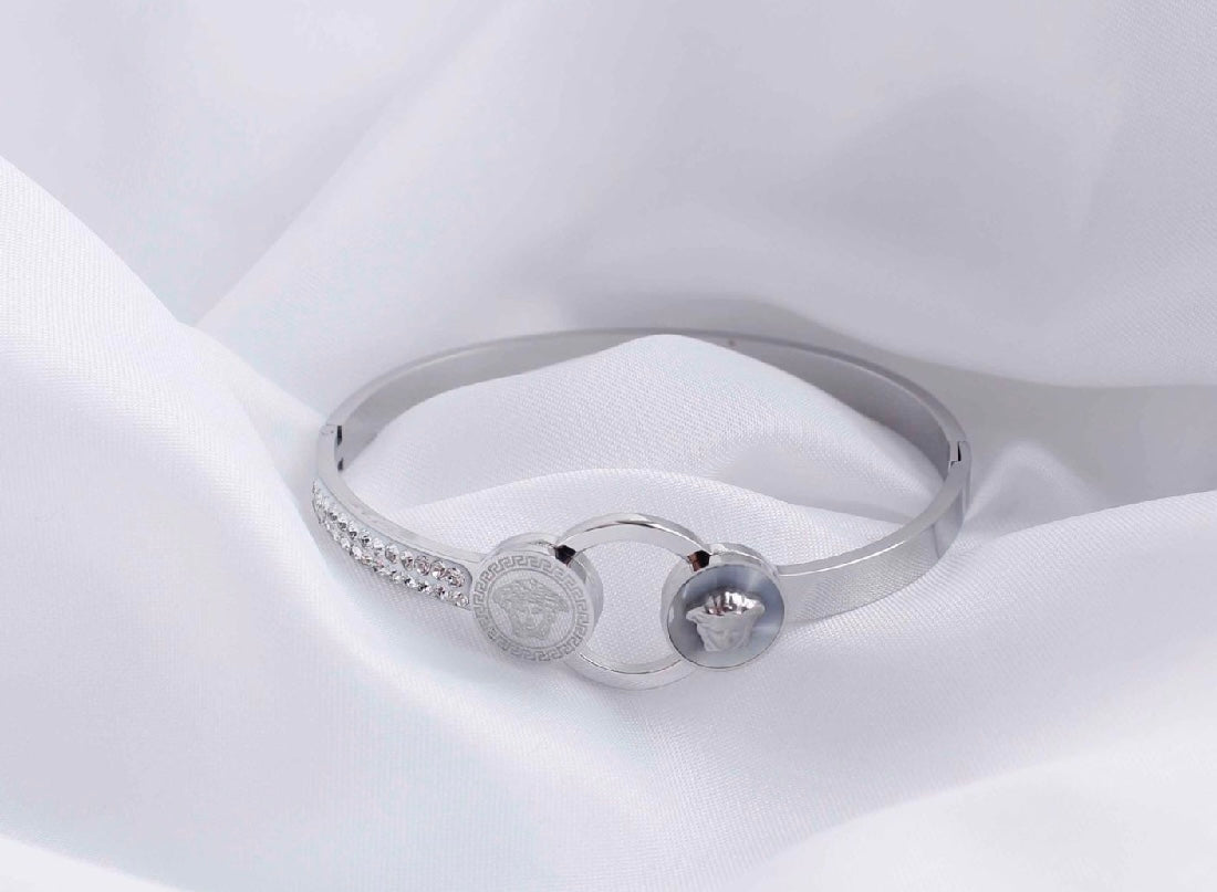jewelvyn Silver Plated Studded With Zircoina Diamond With Silver Bracelate