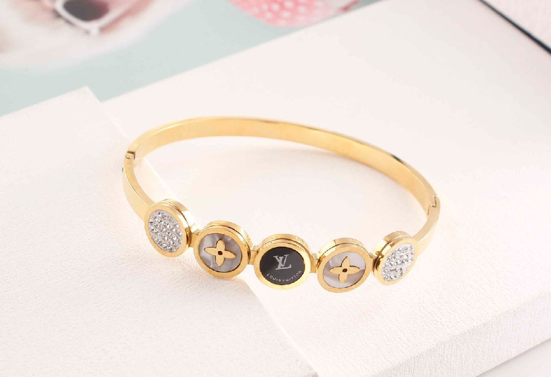 jewelvyn Gold Plated Studded With Zircoina Diamond With Gold Bracelate