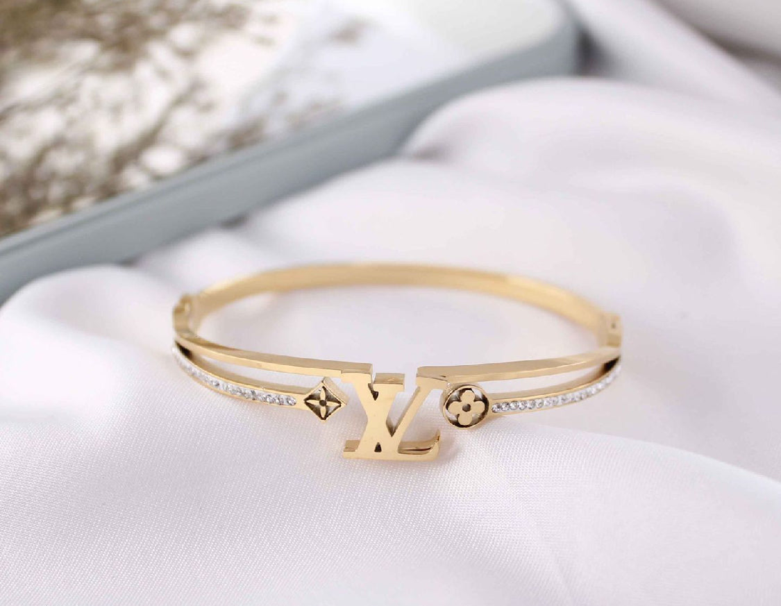 jewelvyn Gold Plated Studded With Zircoina Diamond With Gold Bracelate