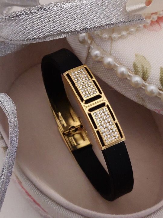 jewelvyn Gold Plated Studded With Zircoina Diamond With Gold Bracelate