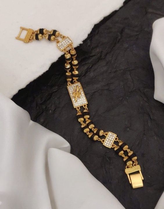 jewelvyn Gold Plated Studded With Zircoina Diamond With Gold Bracelate