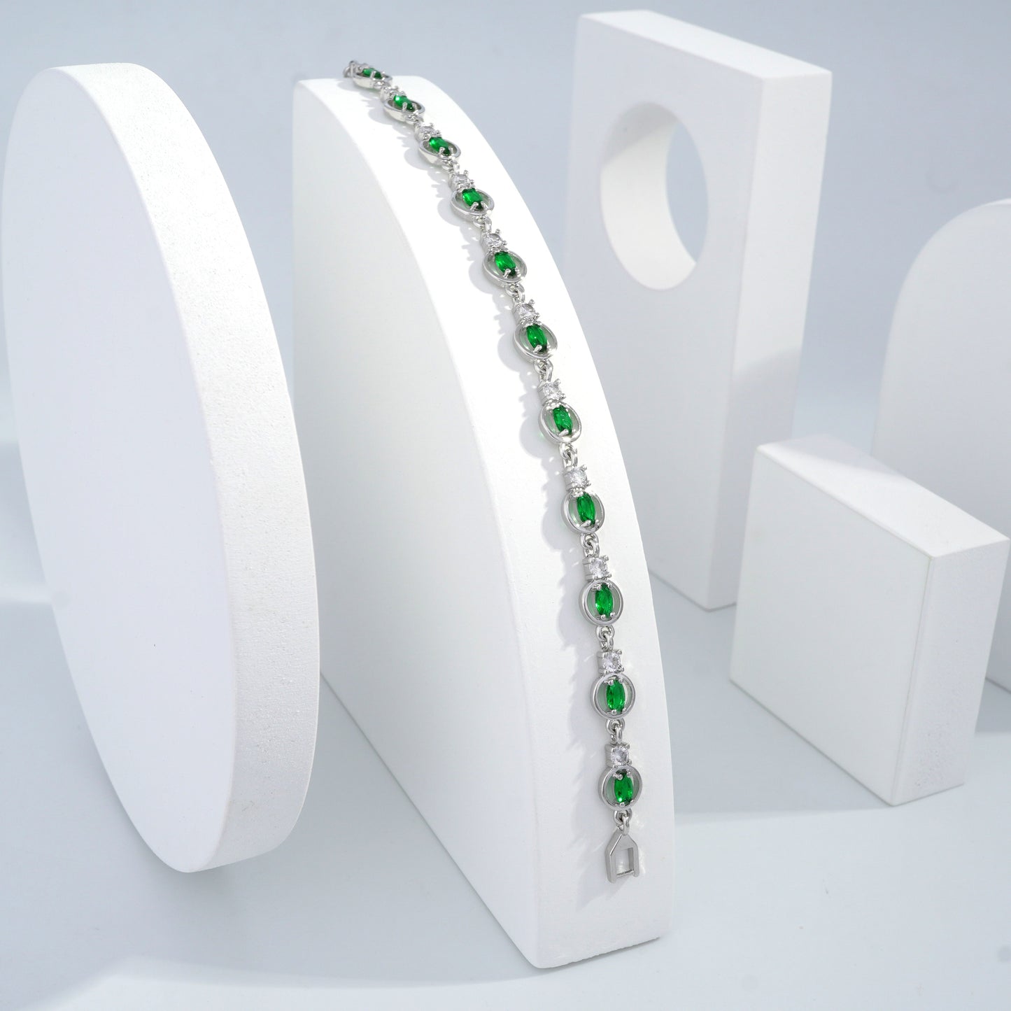 Jewelvyn Silver Plated Studded With Zircoina Diamond With Silver Bracelate