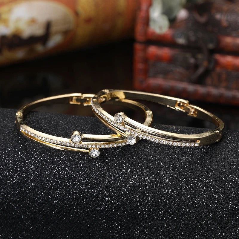 jewelvyn  Gold Plated Studded With Zircoina Diamond With Gold Bracelate