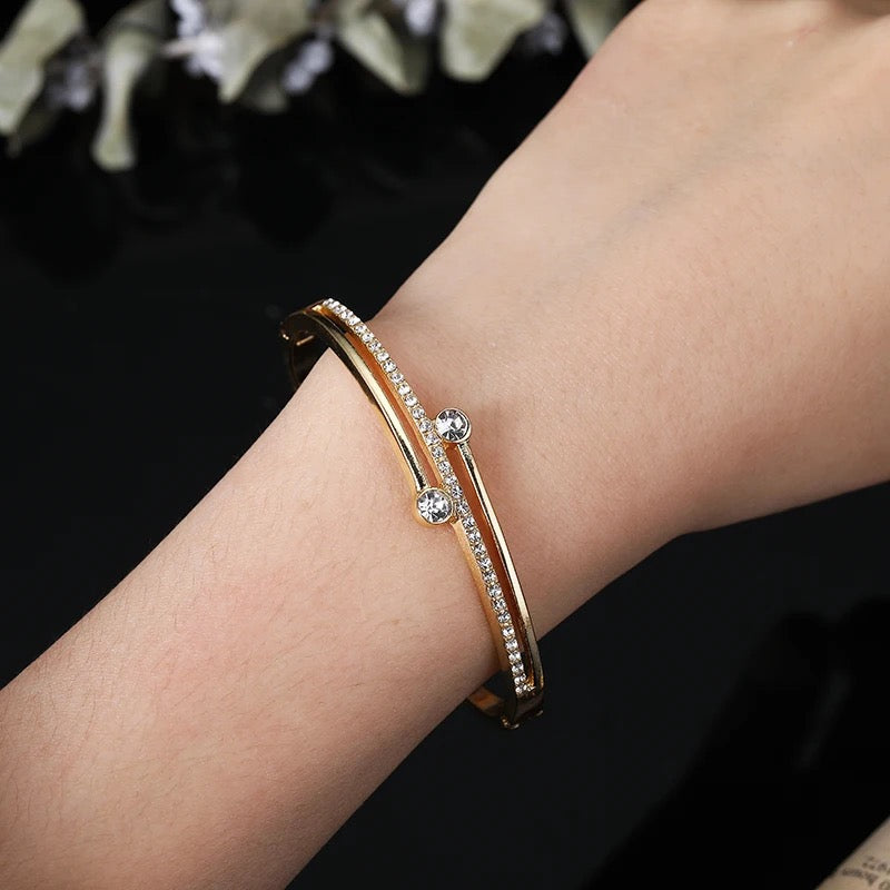jewelvyn  Gold Plated Studded With Zircoina Diamond With Gold Bracelate