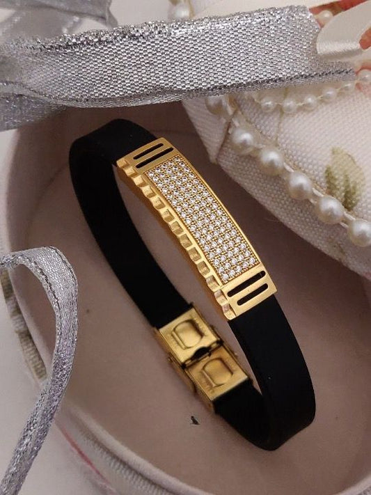 jewelvyn  Gold Plated Studded With Zircoina Diamond With Gold Bracelate