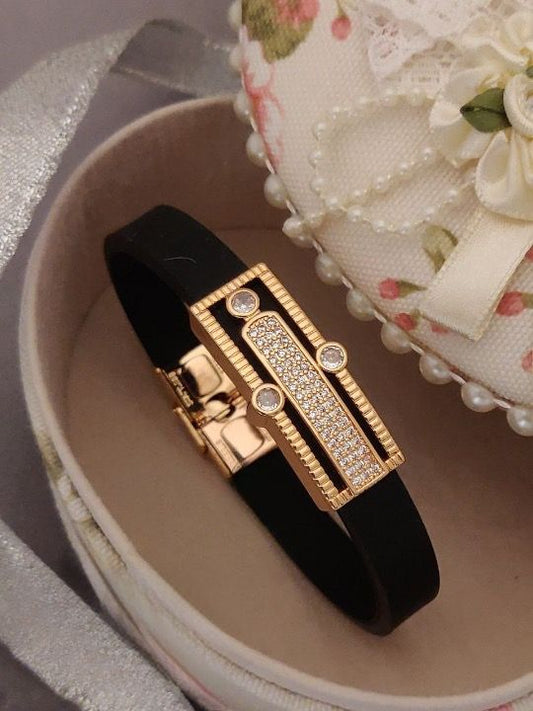 jewelvyn  Gold Plated Studded With Zircoina Diamond With Gold Bracelate