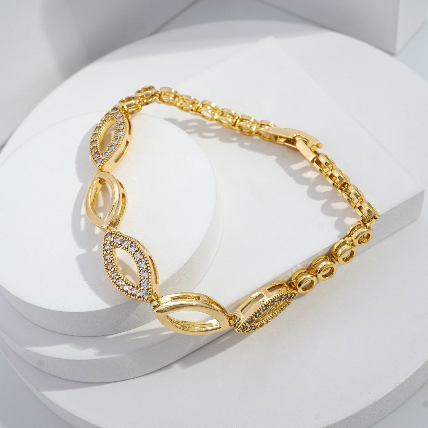 jewelvyn Gold Plated Studded With Zircoina Diamond With Gold Bracelate